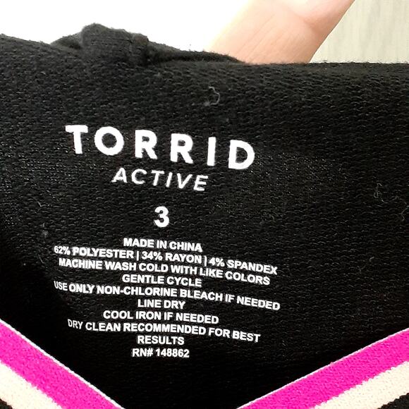 Ladies Torrid Active Long Sleeve Workout Top Size 3 Colorful Elastic Stripes - Picture 5 of 5
